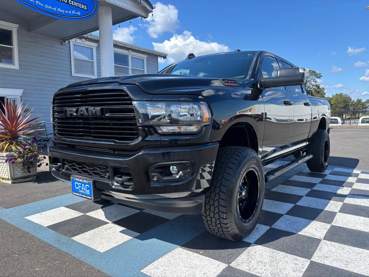 Used 2019 RAM 2500 Big Horn w/ Black Appearance Package AWD/4WD image 2
