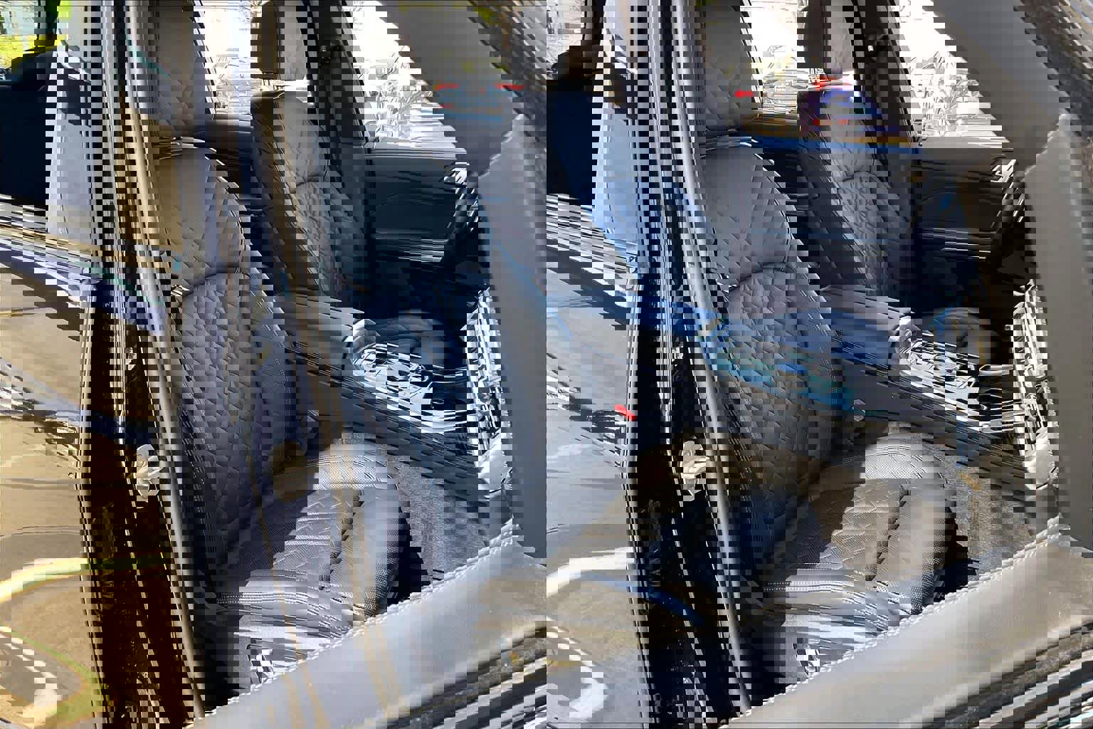 Used 2025 BMW X7 xDrive40i w/ M Sport Package image 9