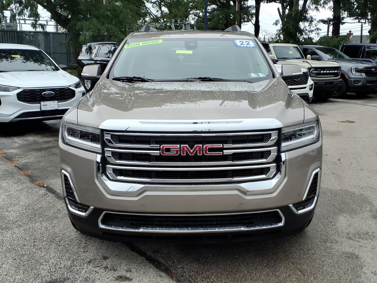 Used 2022 GMC Acadia SLE w/ Driver Convenience Package AWD/4WD image 8