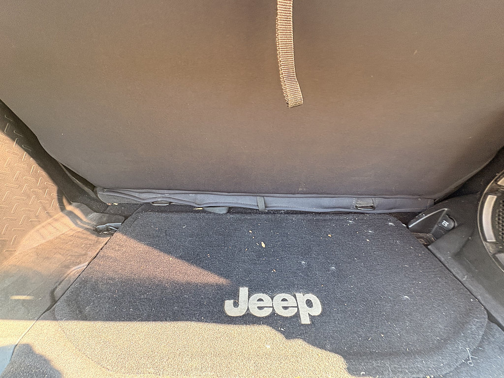 Used 2012 Jeep Wrangler Sport AWD/4WD image 15