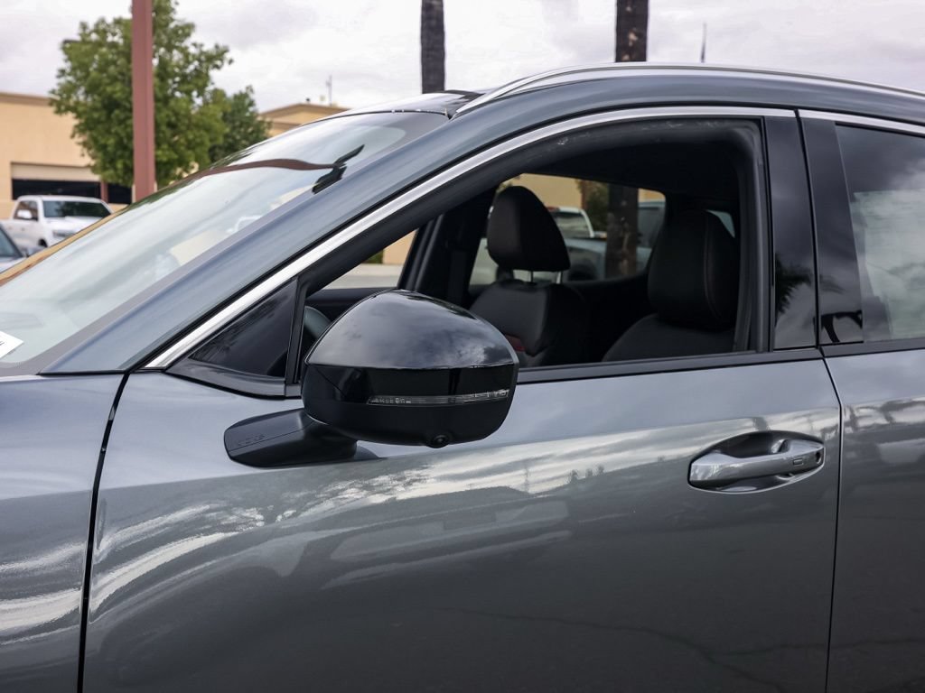 New 2026 Nissan Kicks SR FWD image 12