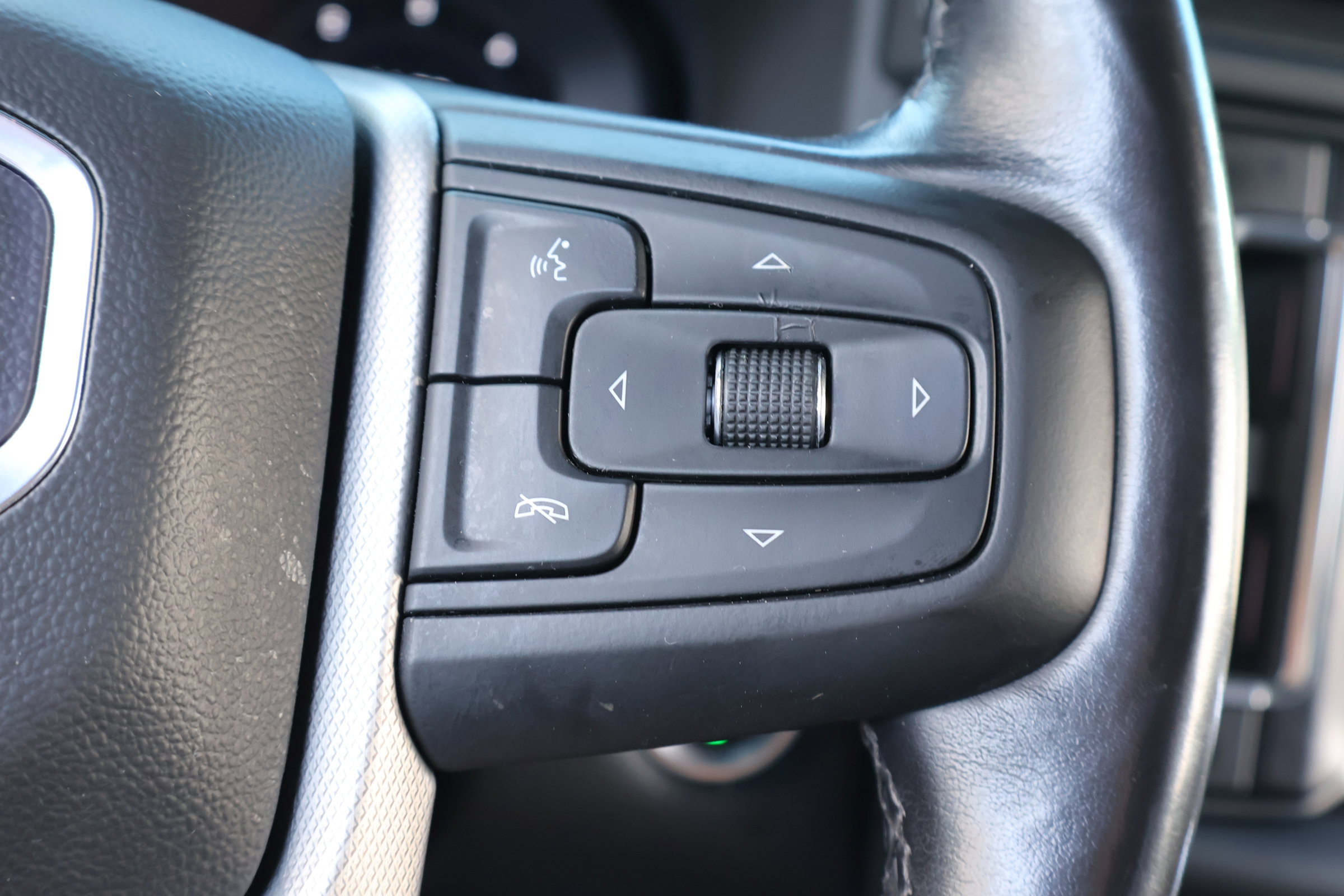 Used 2022 GMC Yukon XL Denali image 28