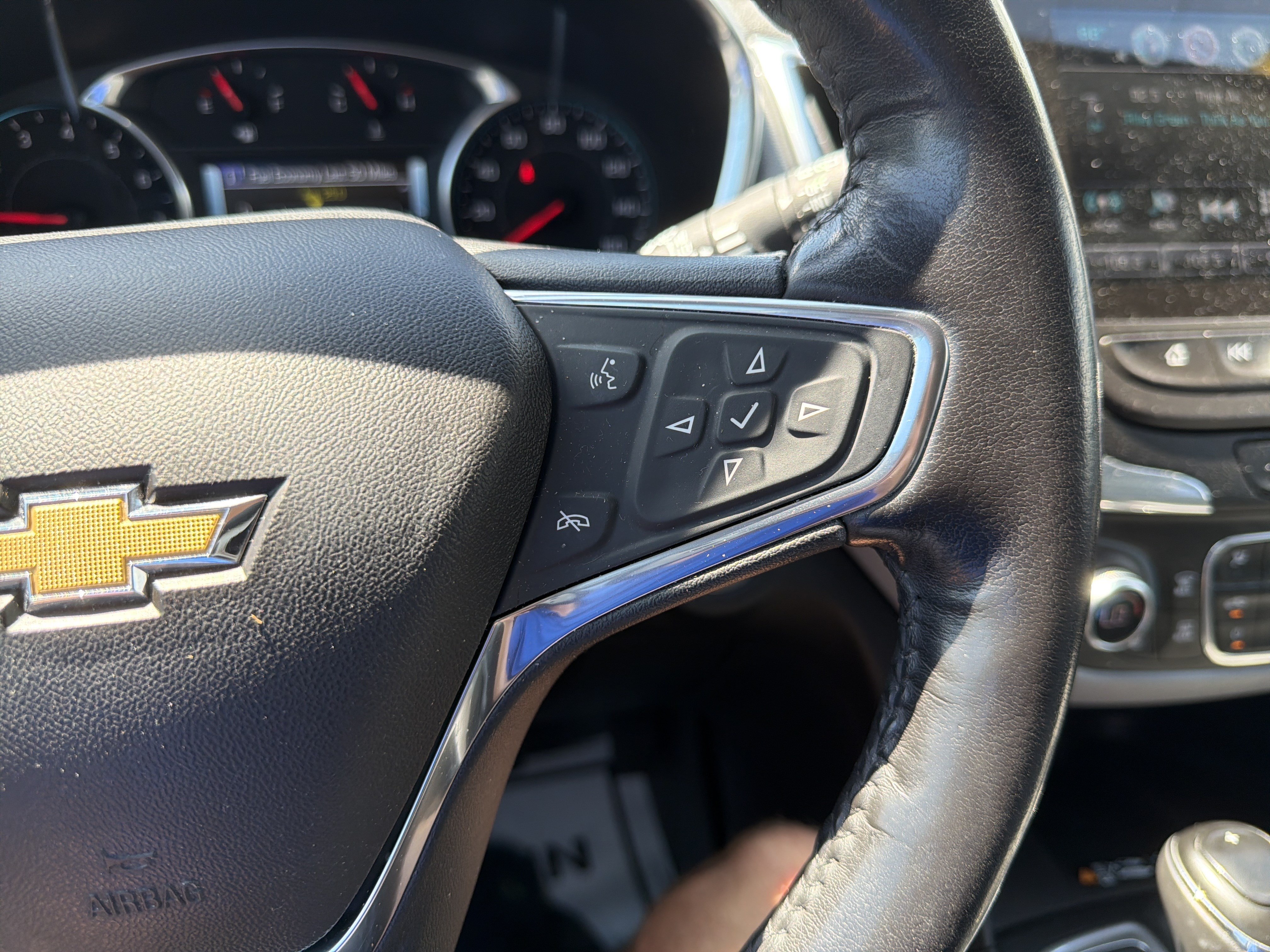 Used 2018 Chevrolet Equinox Premier AWD/4WD image 23