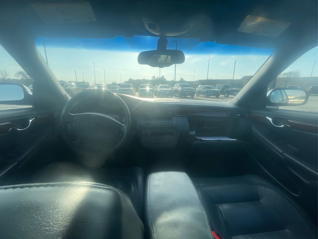 Used 2001 Cadillac De Ville w/ Comfort/Convenience Pkg FWD image 24