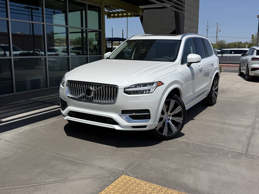 Used 2025 Volvo XC90 T8 Core w/ Protection Package Premier AWD/4WD image 2