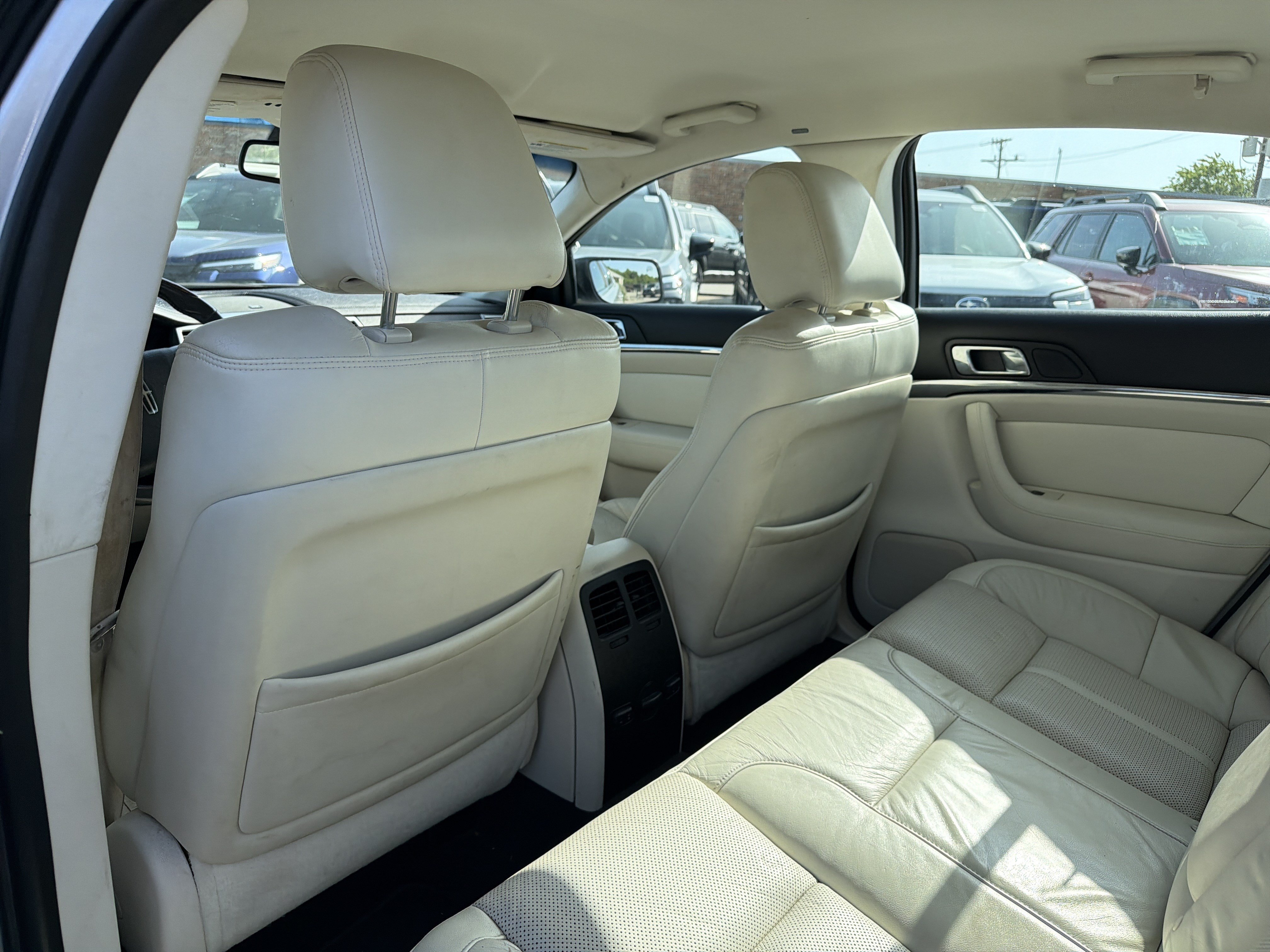 Used 2009 Lincoln MKS FWD image 22