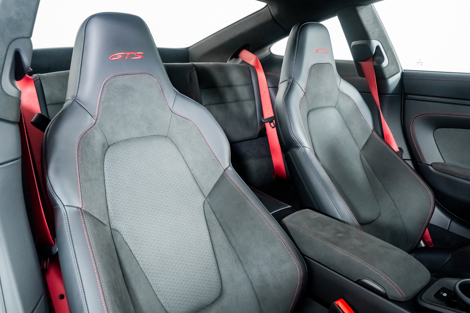 Used 2025 Porsche 911 Carrera GTS image 30