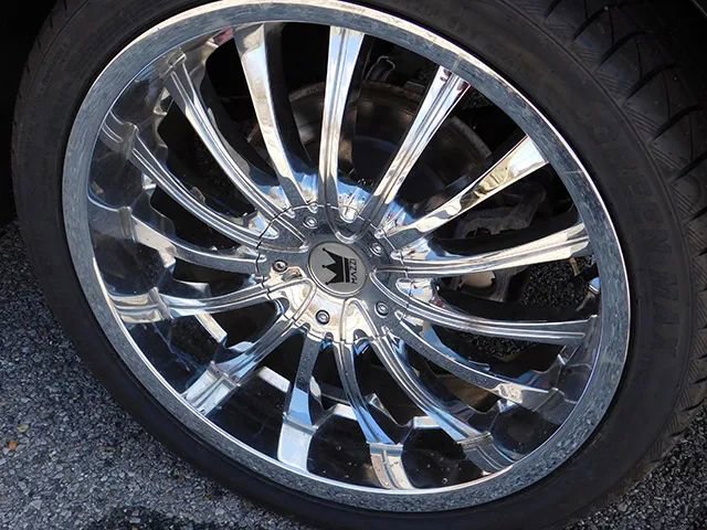 Used 2018 Buick LaCrosse Avenir w/ Driver Confidence Package #2 image 7