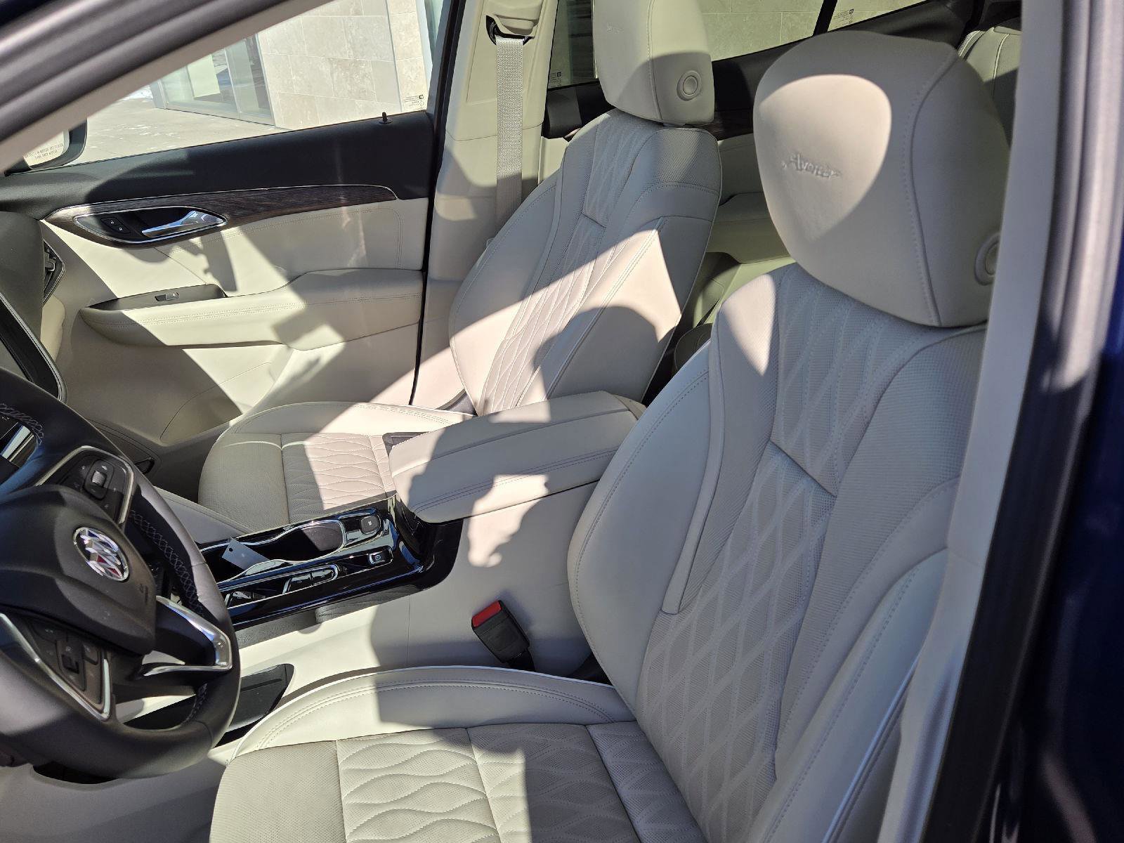 Used 2023 Buick Envision Avenir image 7