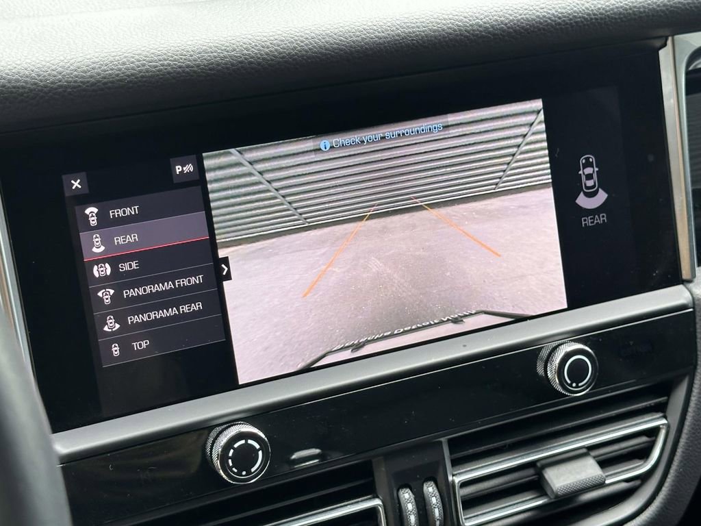 Certified 2022 Porsche Macan S AWD/4WD image 27