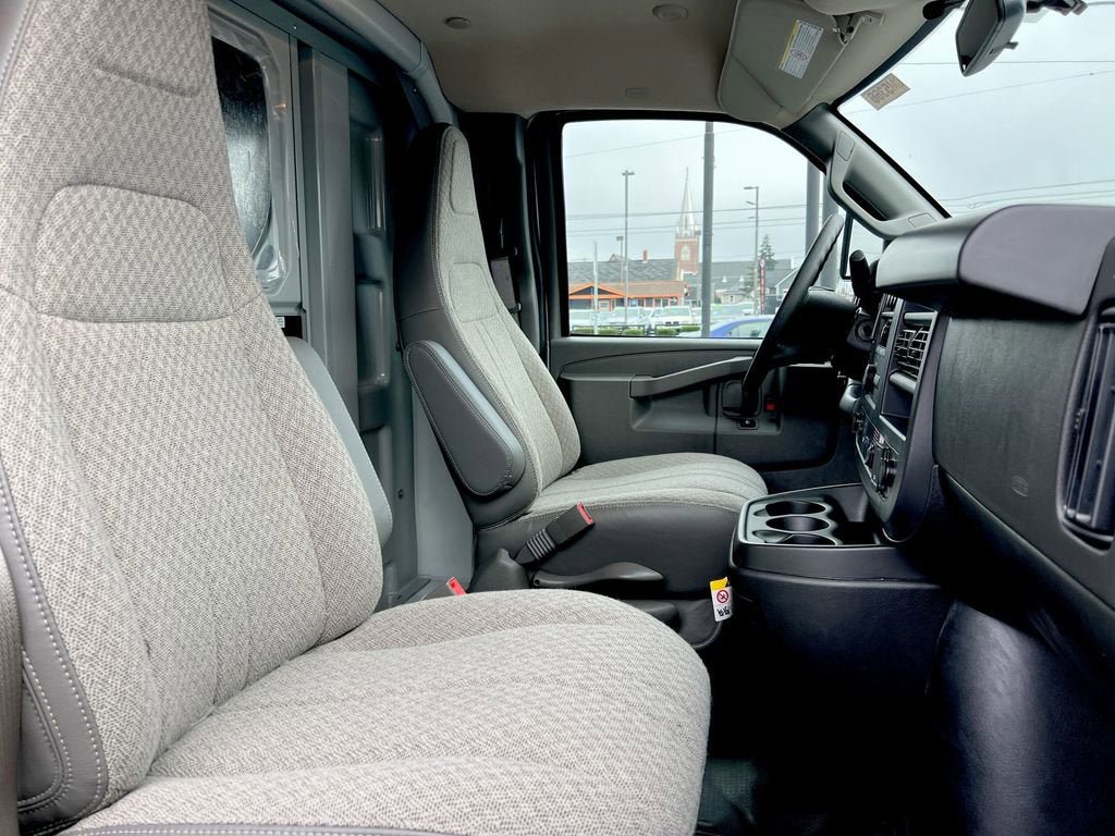 New 2025 GMC Savana 3500 w/ Power Convenience Package RWD image 59