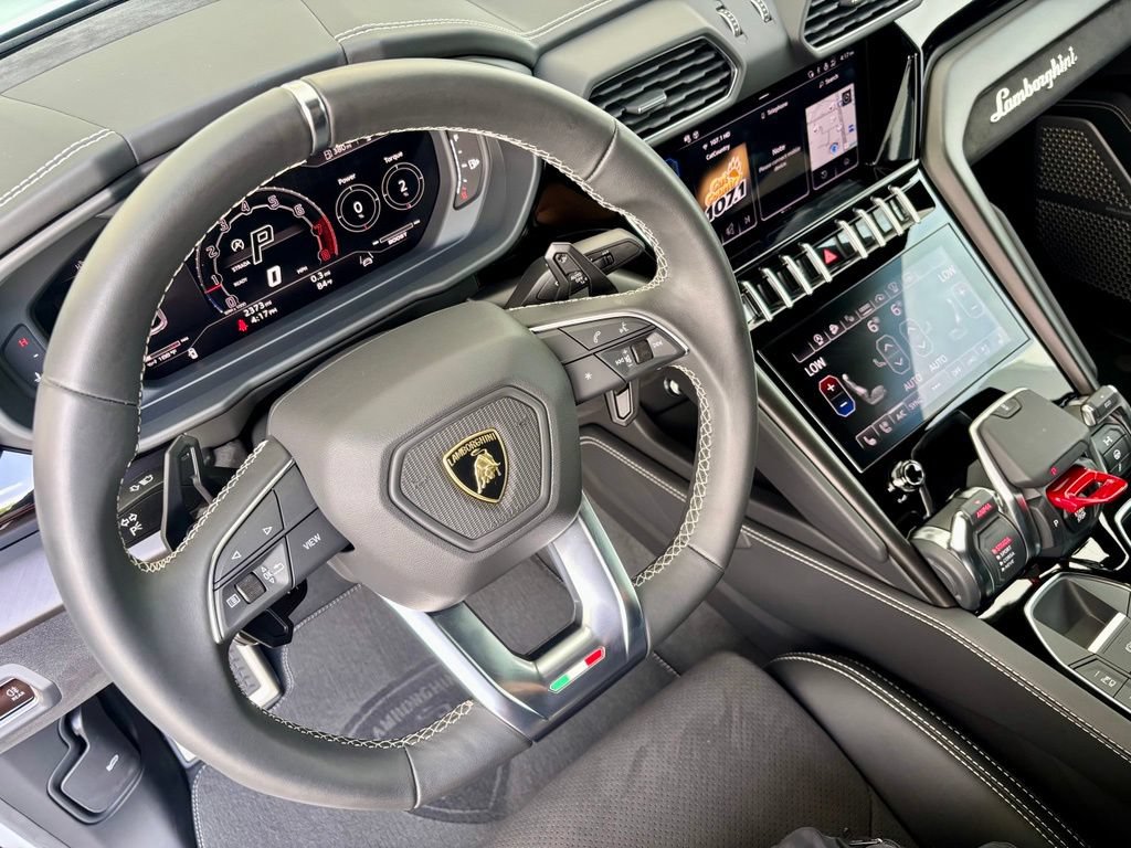 Used 2024 Lamborghini Urus S AWD/4WD image 14