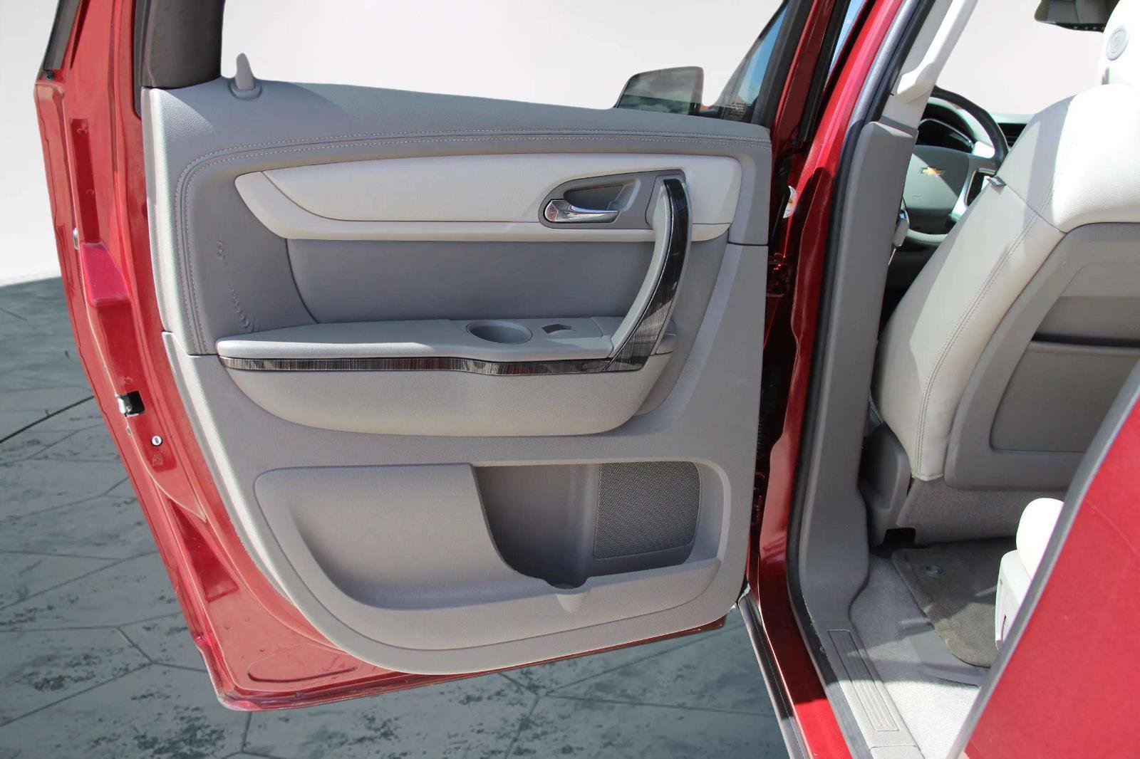 Used 2016 Chevrolet Traverse LTZ AWD/4WD image 18