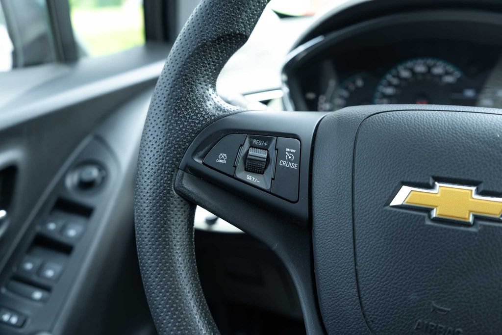 Used 2021 Chevrolet Trax LS w/ Tint and Cruise Package FWD image 19