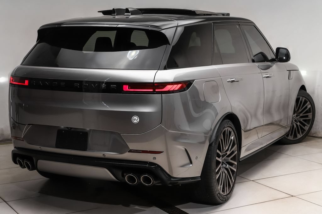 Used 2024 Land Rover Range Rover Sport AWD/4WD image 3