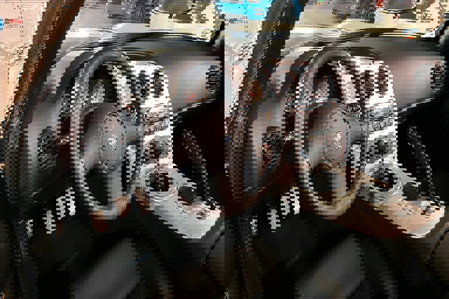 Used 2005 Dodge Viper SRT-10 image 17