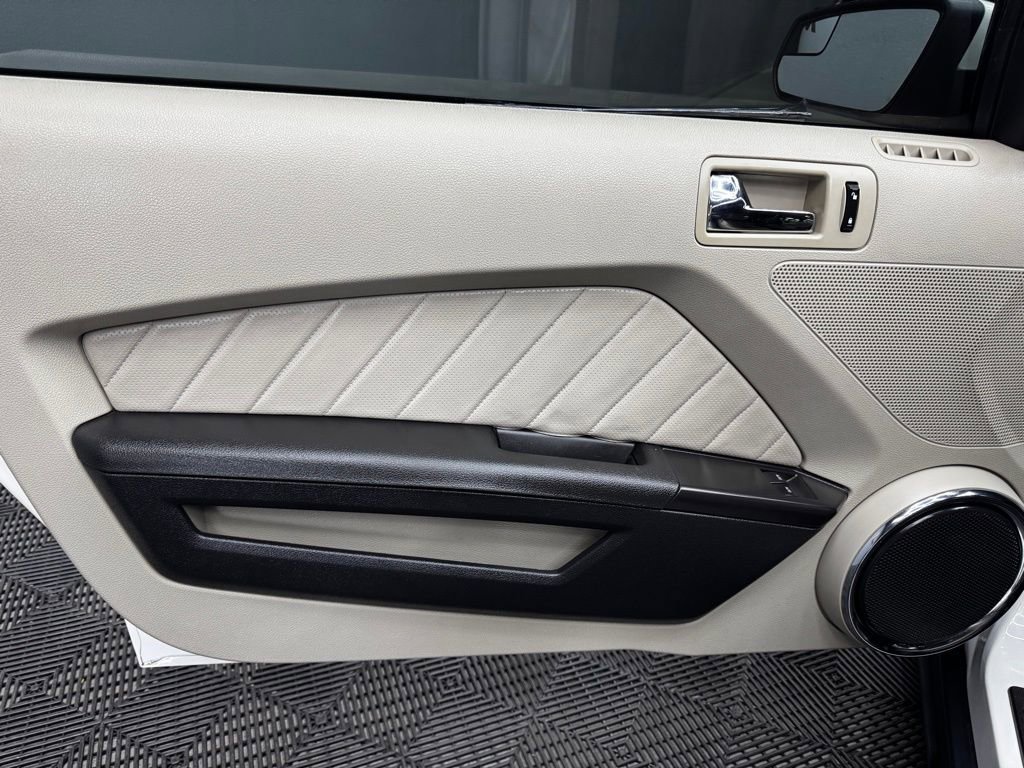 Used 2011 Ford Mustang GT Premium w/ Brembo Brake Pkg RWD image 37