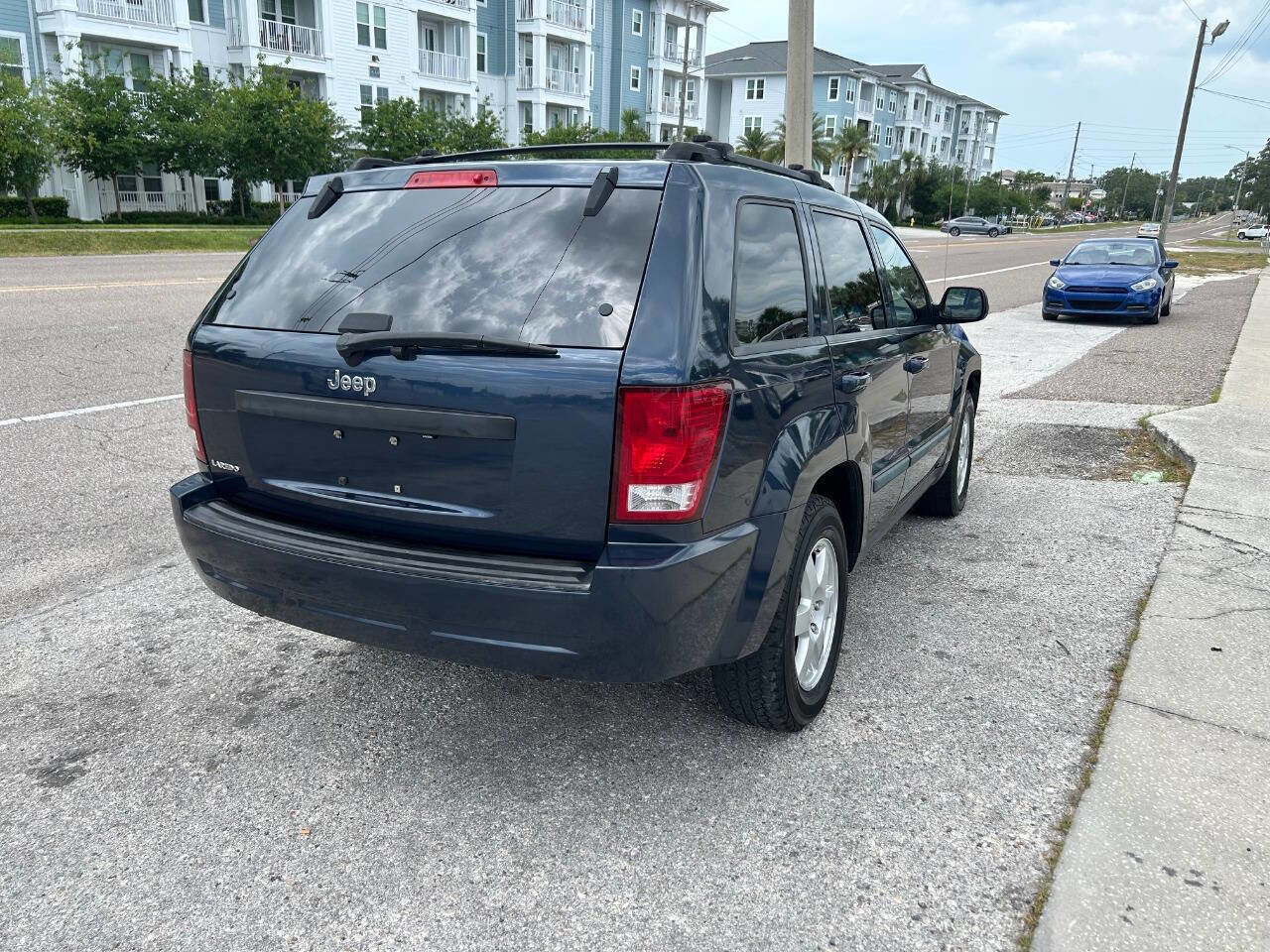 Used 2009 Jeep Grand Cherokee Laredo w/ Sun/Sound Group image 6