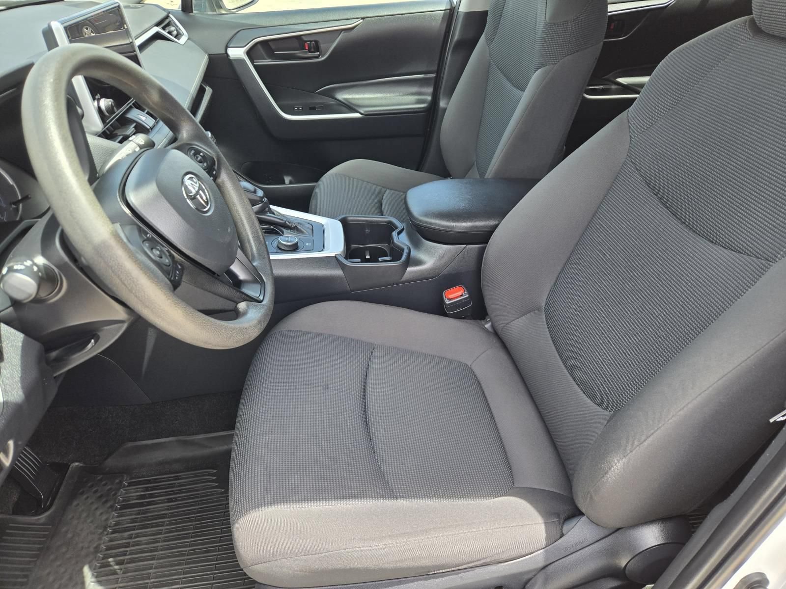 Used 2024 Toyota RAV4 LE AWD/4WD image 21