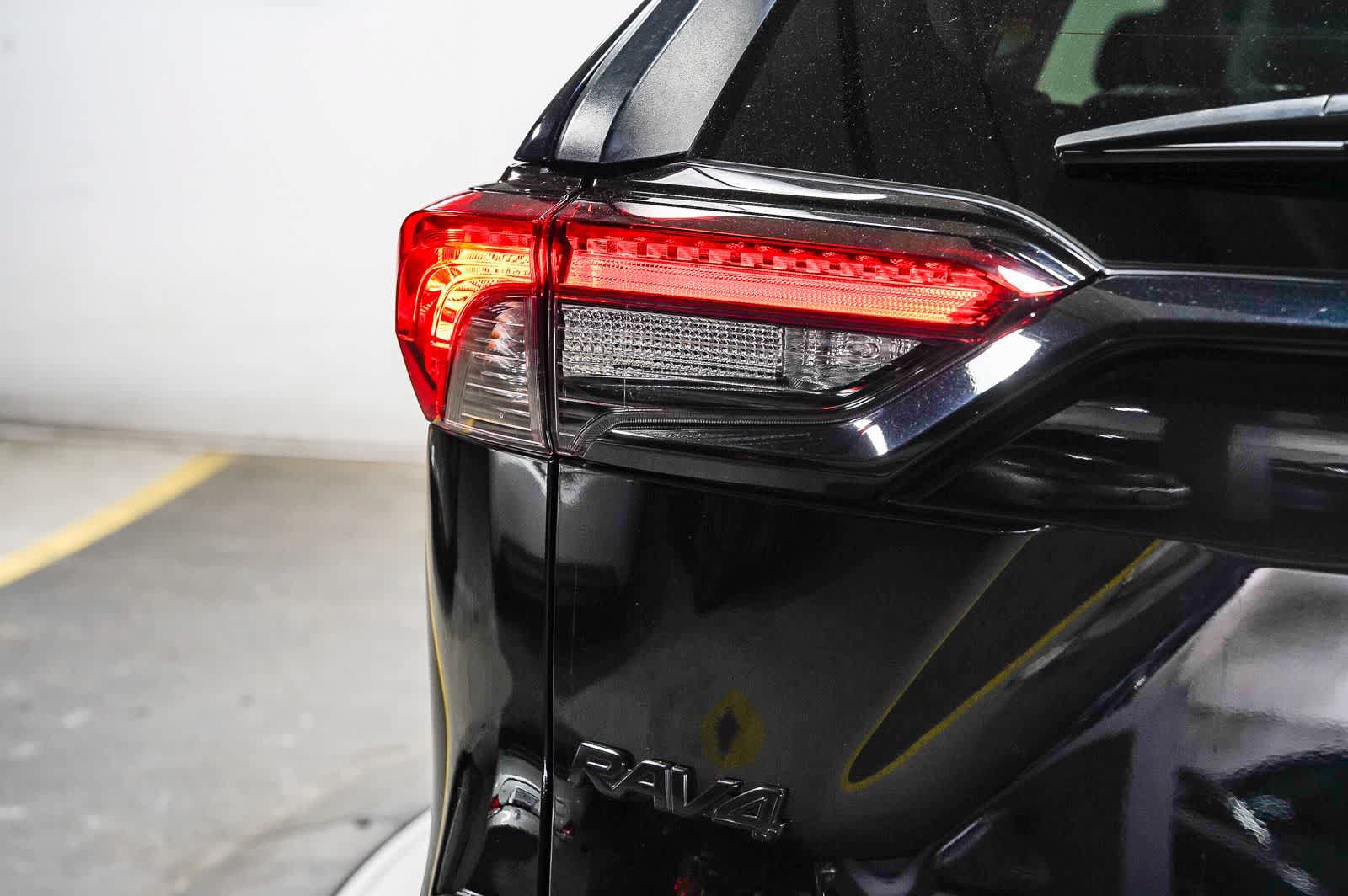 Certified 2022 Toyota RAV4 XLE w/ Convenience Package FWD image 12