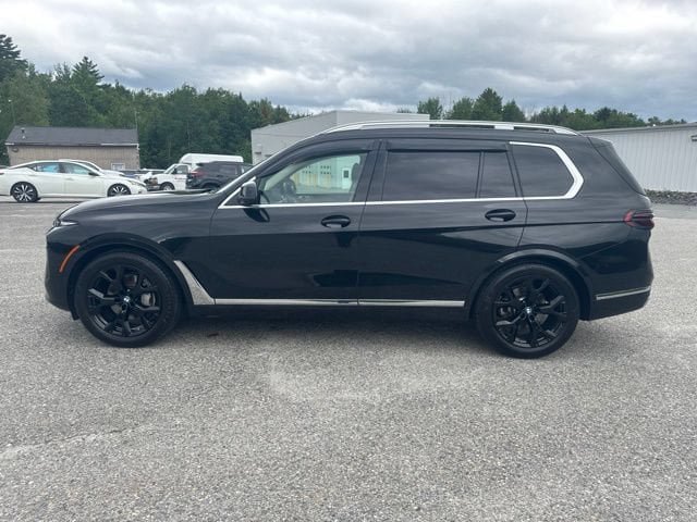 Used 2024 BMW X7 xDrive40i w/ Premium Package AWD/4WD image 3