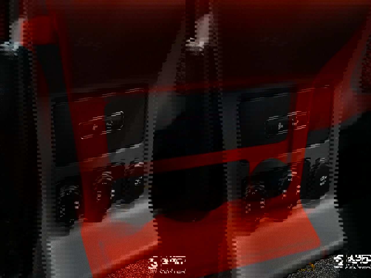 Used 2020 Jaguar F-PACE SVR image 35