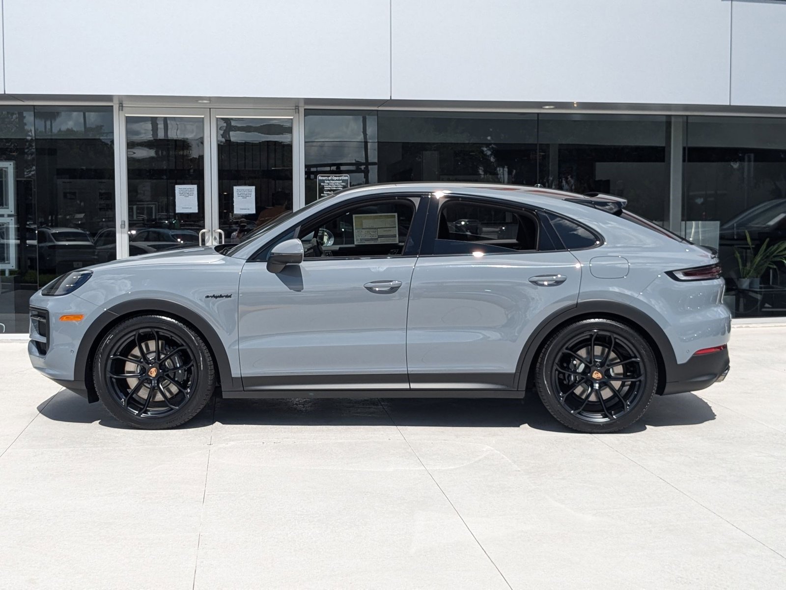 New 2025 Porsche Cayenne S AWD/4WD image 2