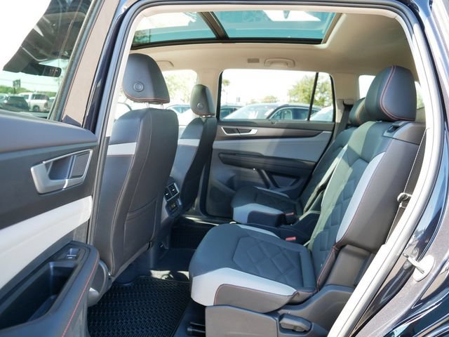 Certified 2026 Volkswagen Atlas Peak Edition AWD/4WD image 16