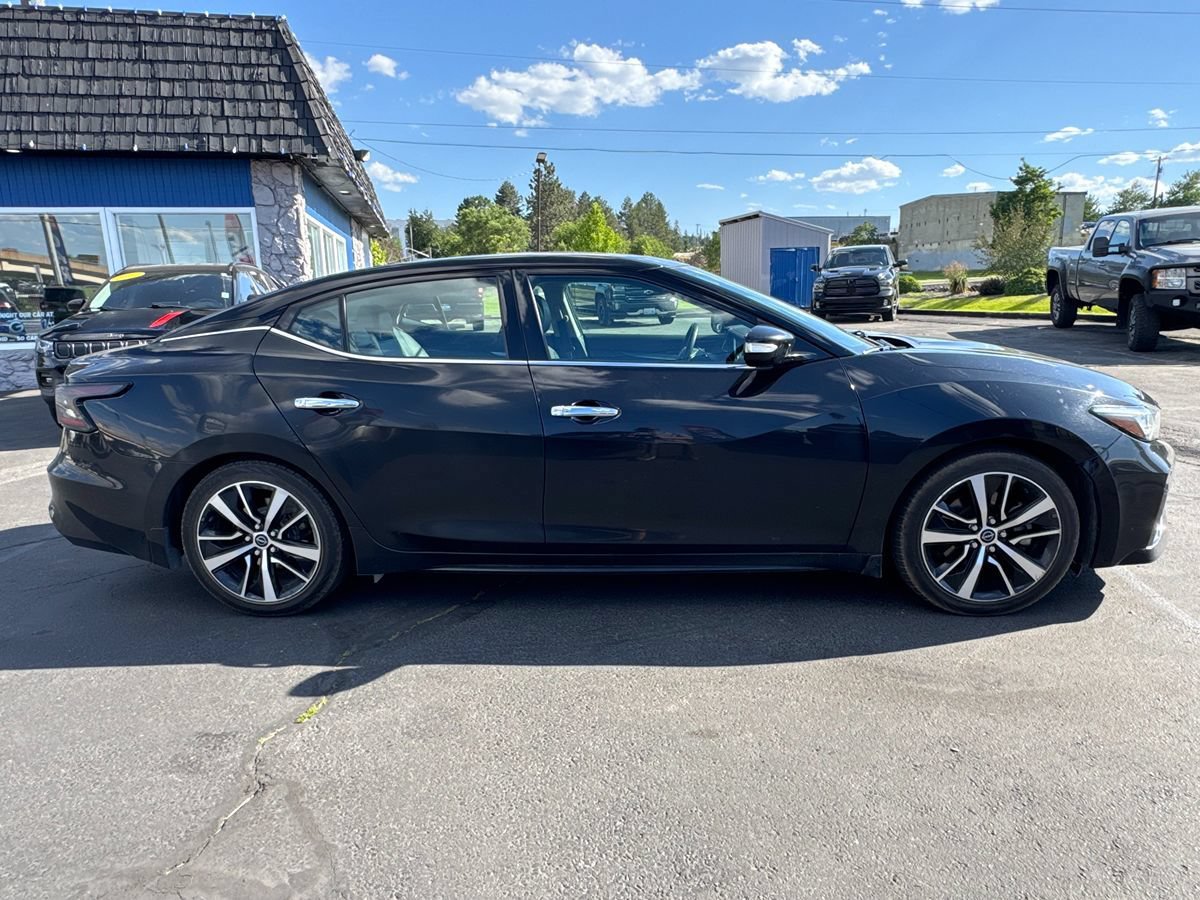 Used 2023 Nissan Maxima SL FWD image 9