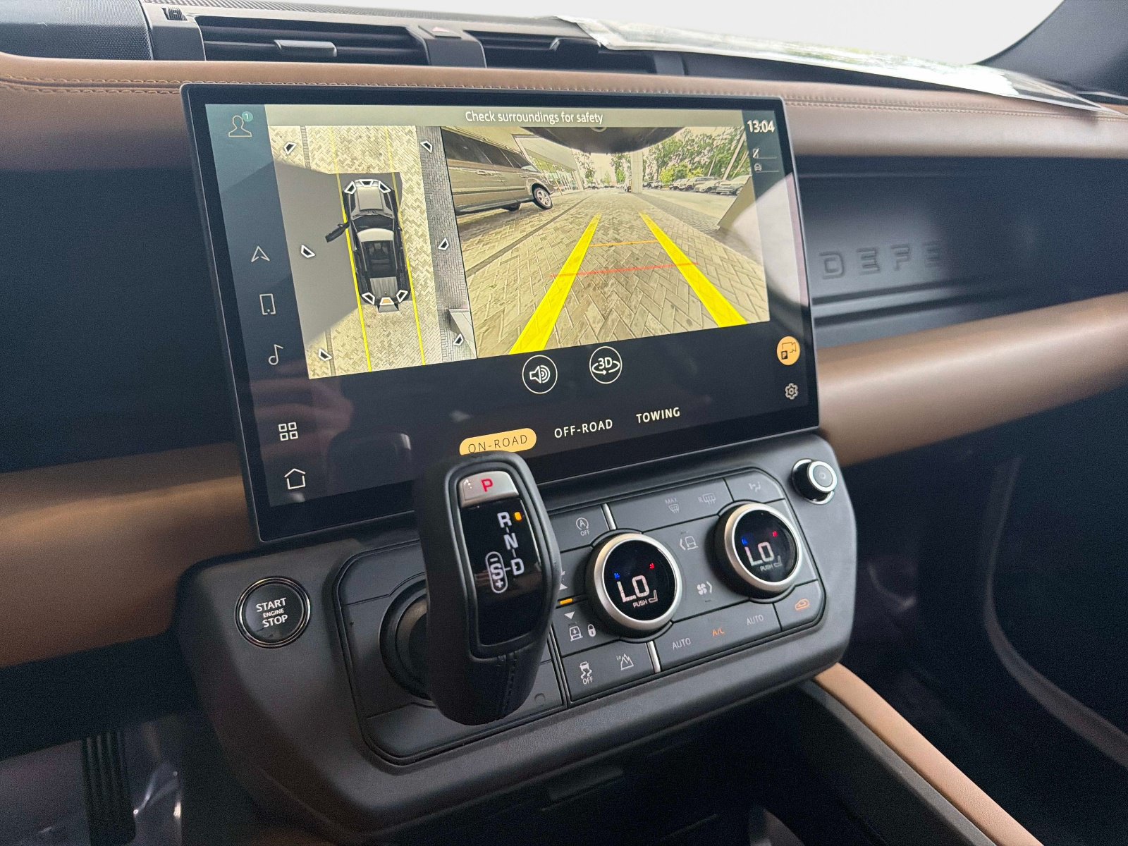 New 2026 Land Rover Defender 110 X-Dynamic SE AWD/4WD image 23