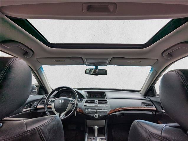 Used 2011 Honda Crosstour EX-L image 16