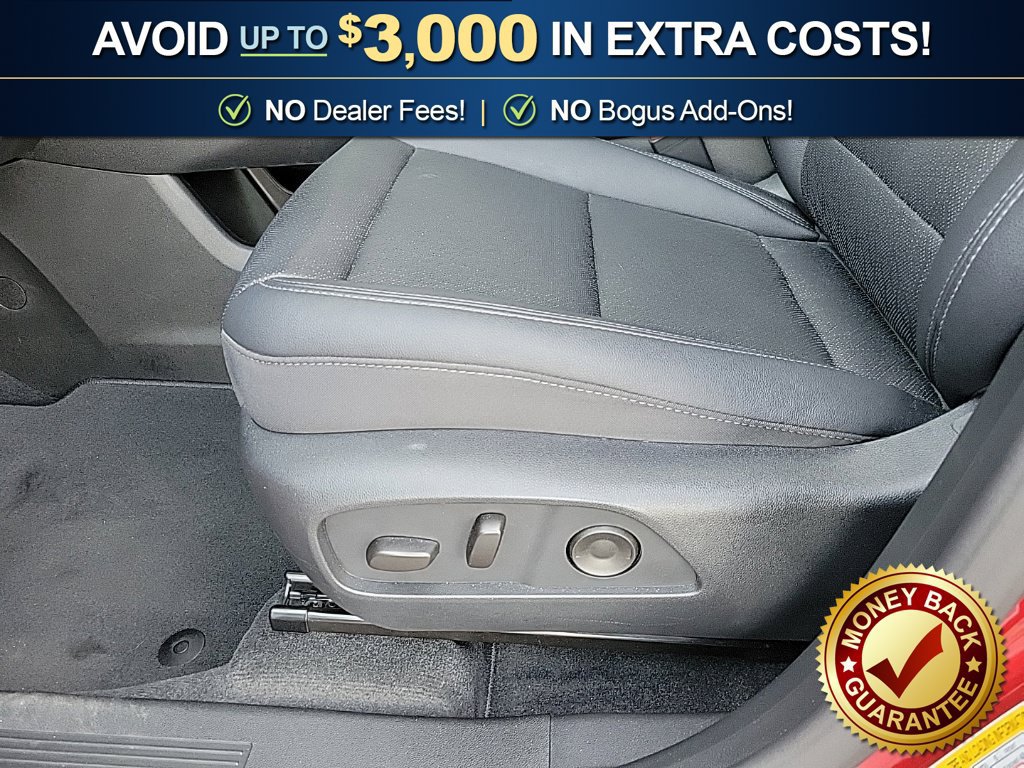 Used 2026 Chevrolet Equinox LT w/ Convenience Package II FWD image 17
