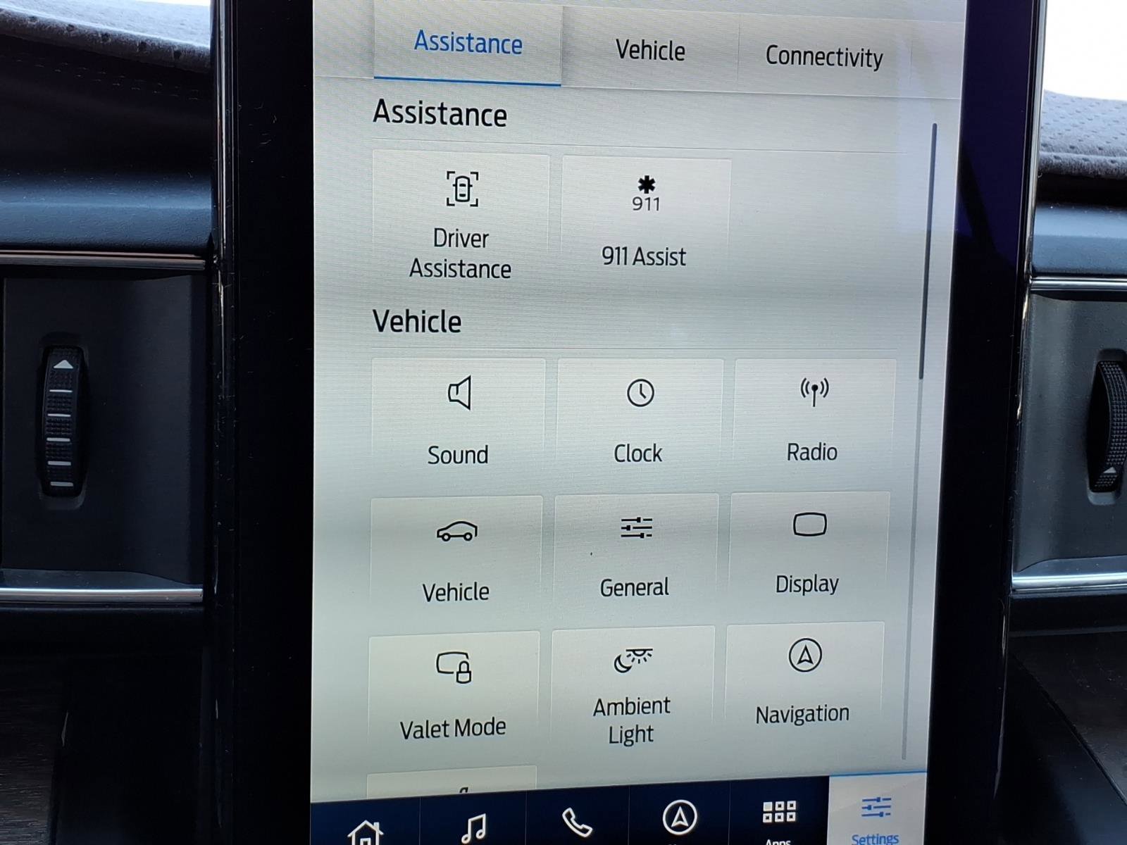 Used 2020 Ford Explorer Platinum w/ Premium Technology Package image 30