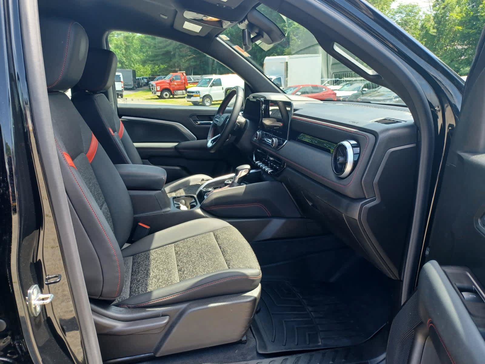 Used 2023 Chevrolet Colorado Z71 w/ Z71 Convenience Package 2 AWD/4WD image 20