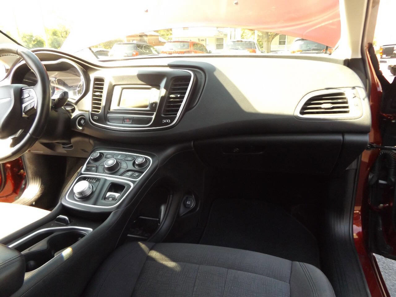 Used 2015 Chrysler 200 Limited w/ Convenience Group image 27