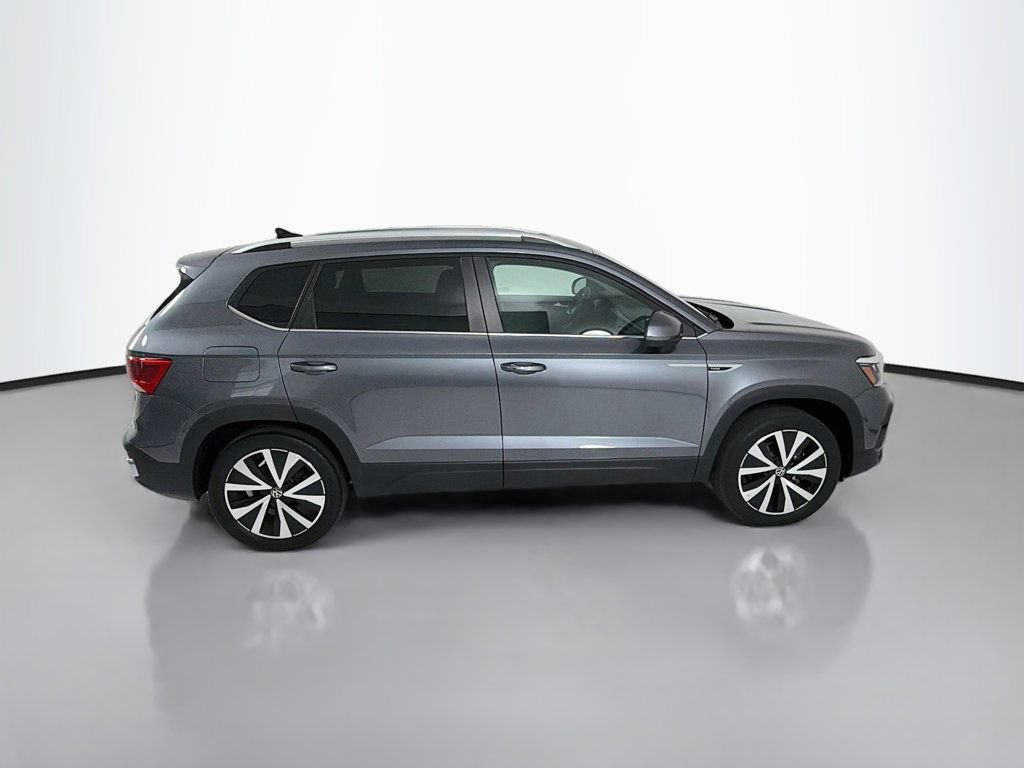 Used 2023 Volkswagen Taos SE w/ Panoramic Sunroof Package AWD/4WD image 8