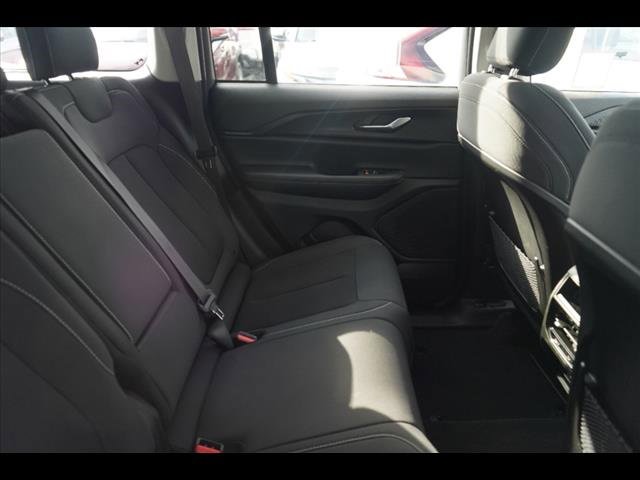 Used 2024 Jeep Grand Cherokee Laredo X w/ Trailer Tow Package image 16