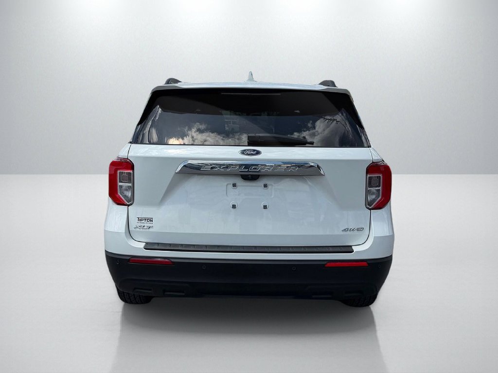 Used 2023 Ford Explorer XLT AWD/4WD image 6