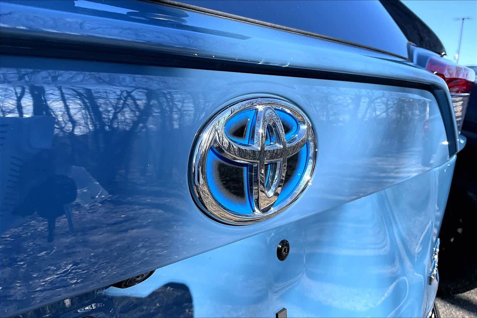 Certified 2024 Toyota RAV4 SE w/ Convenience Package AWD/4WD image 30
