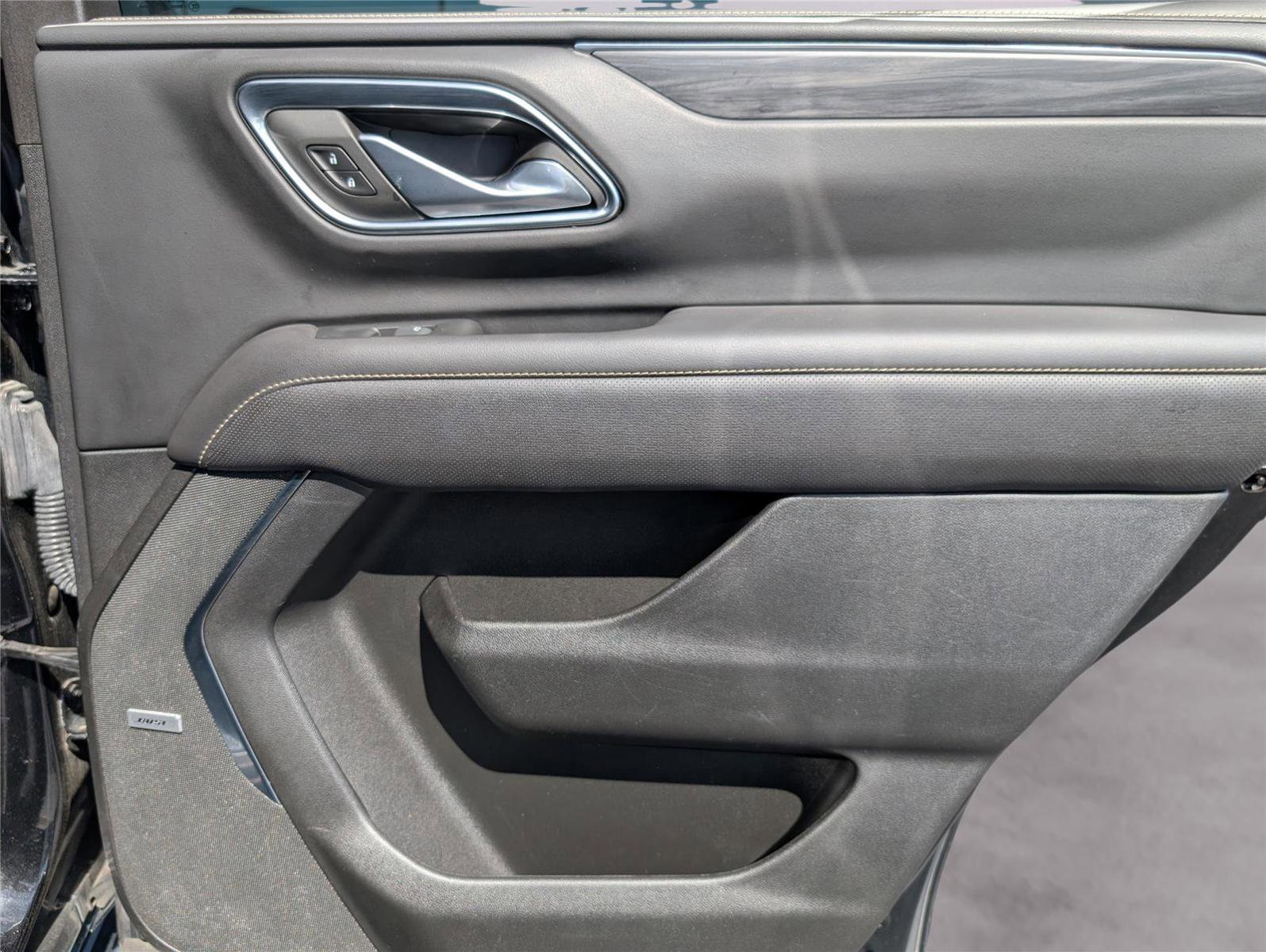 Used 2023 GMC Yukon SLT RWD image 41