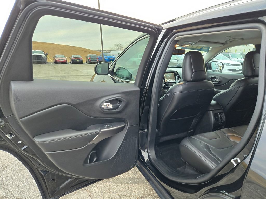 Used 2020 Jeep Cherokee Limited image 26