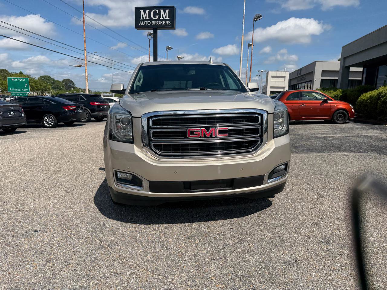 Used 2017 GMC Yukon SLE w/ SLE Value Package image 5