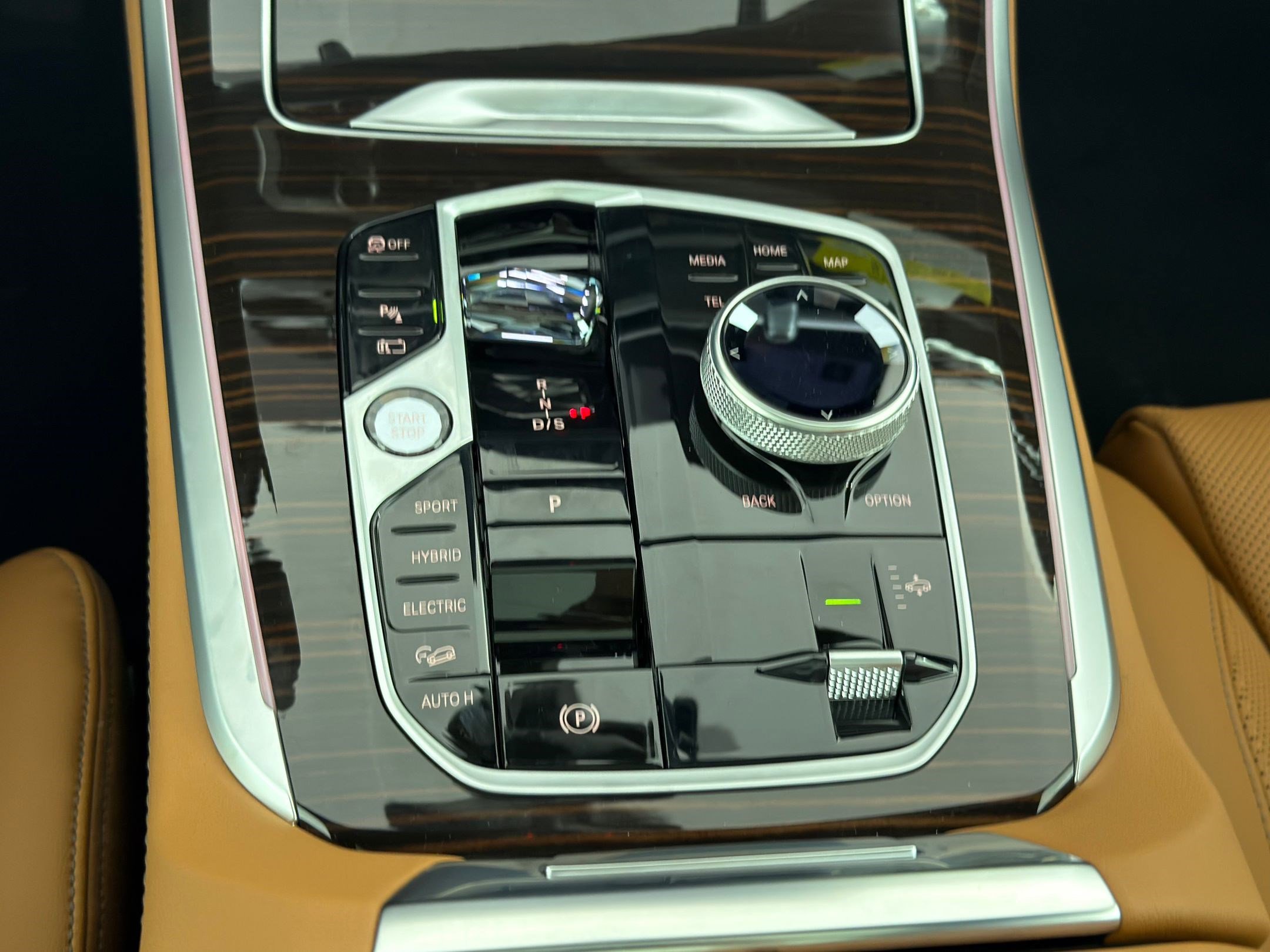 New 2026 BMW X5 xDrive50e w/ Executive Package image 16