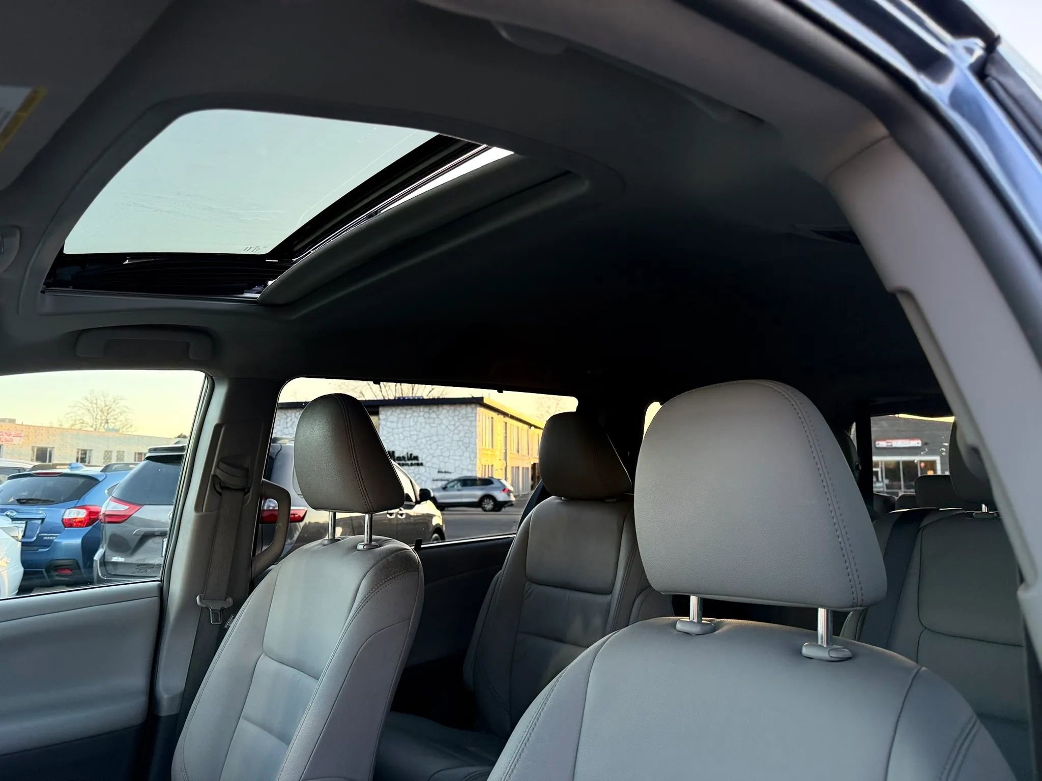 Used 2017 Toyota Sienna XLE w/ XLE Navigation Package FWD image 13