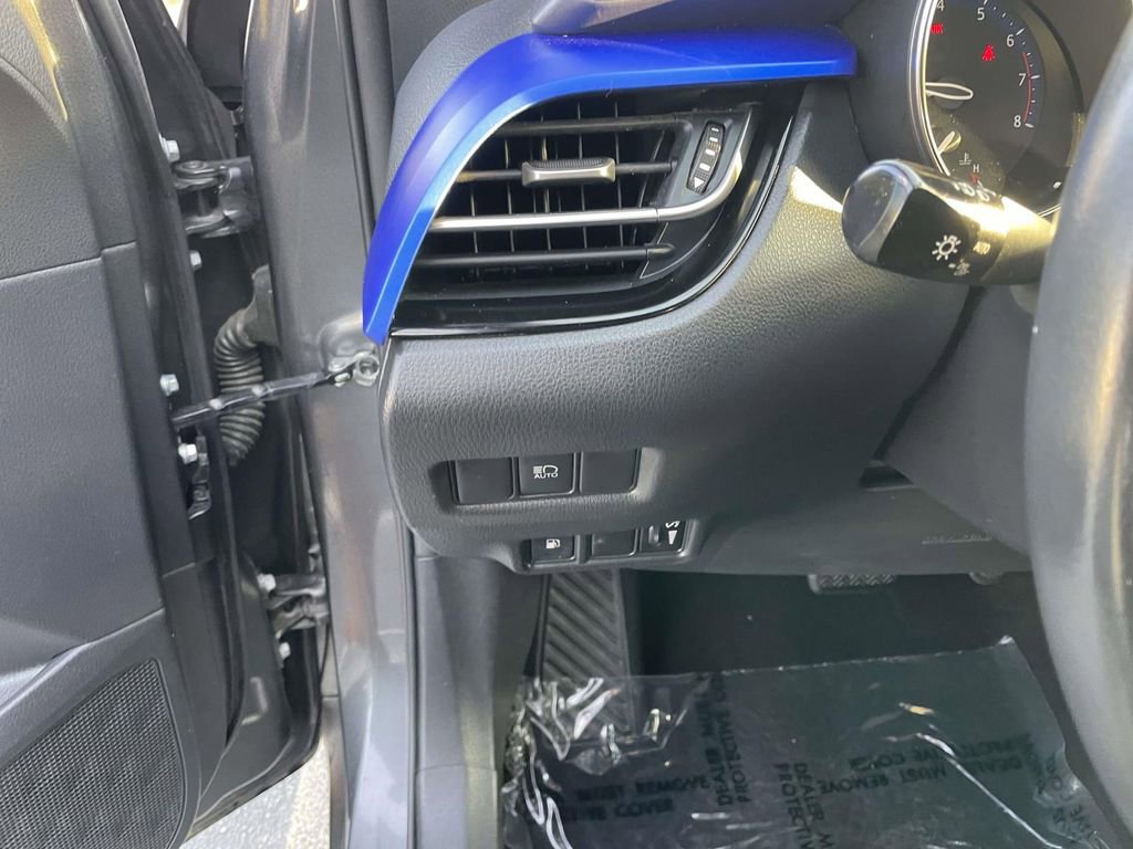 Used 2021 Toyota C-HR XLE image 30
