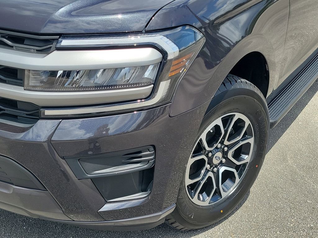 Used 2024 Ford Expedition Max XLT AWD/4WD image 9