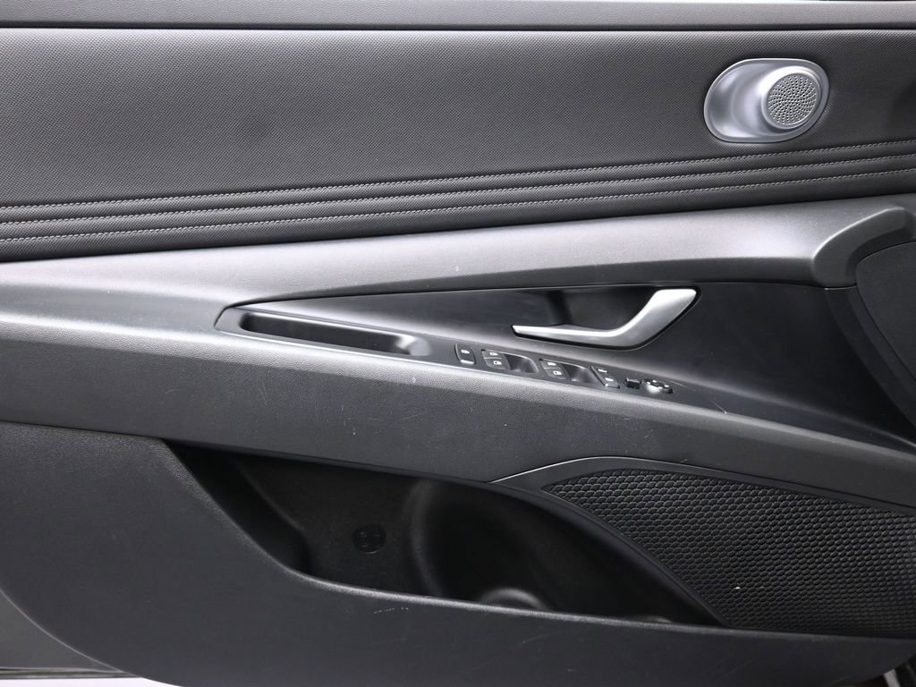 Certified 2024 Hyundai Elantra SEL w/ Convenience Package image 23