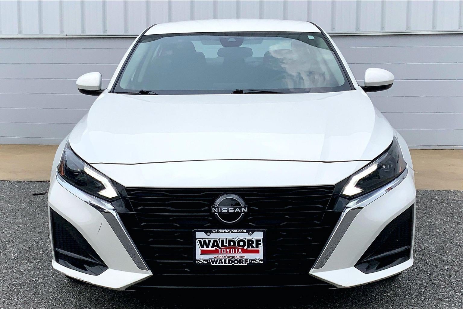 Used 2023 Nissan Altima 2.5 SV AWD/4WD image 3