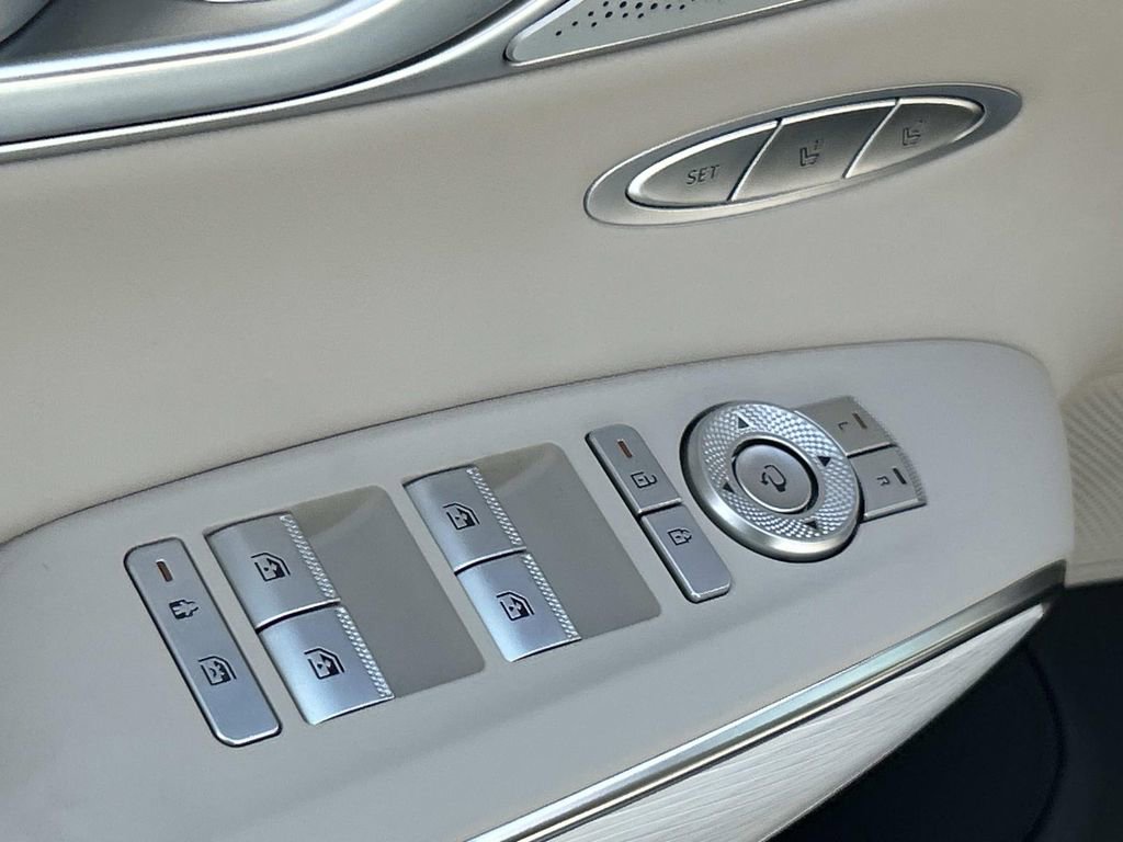 New 2026 Genesis GV70 2.5T Advanced AWD/4WD image 18