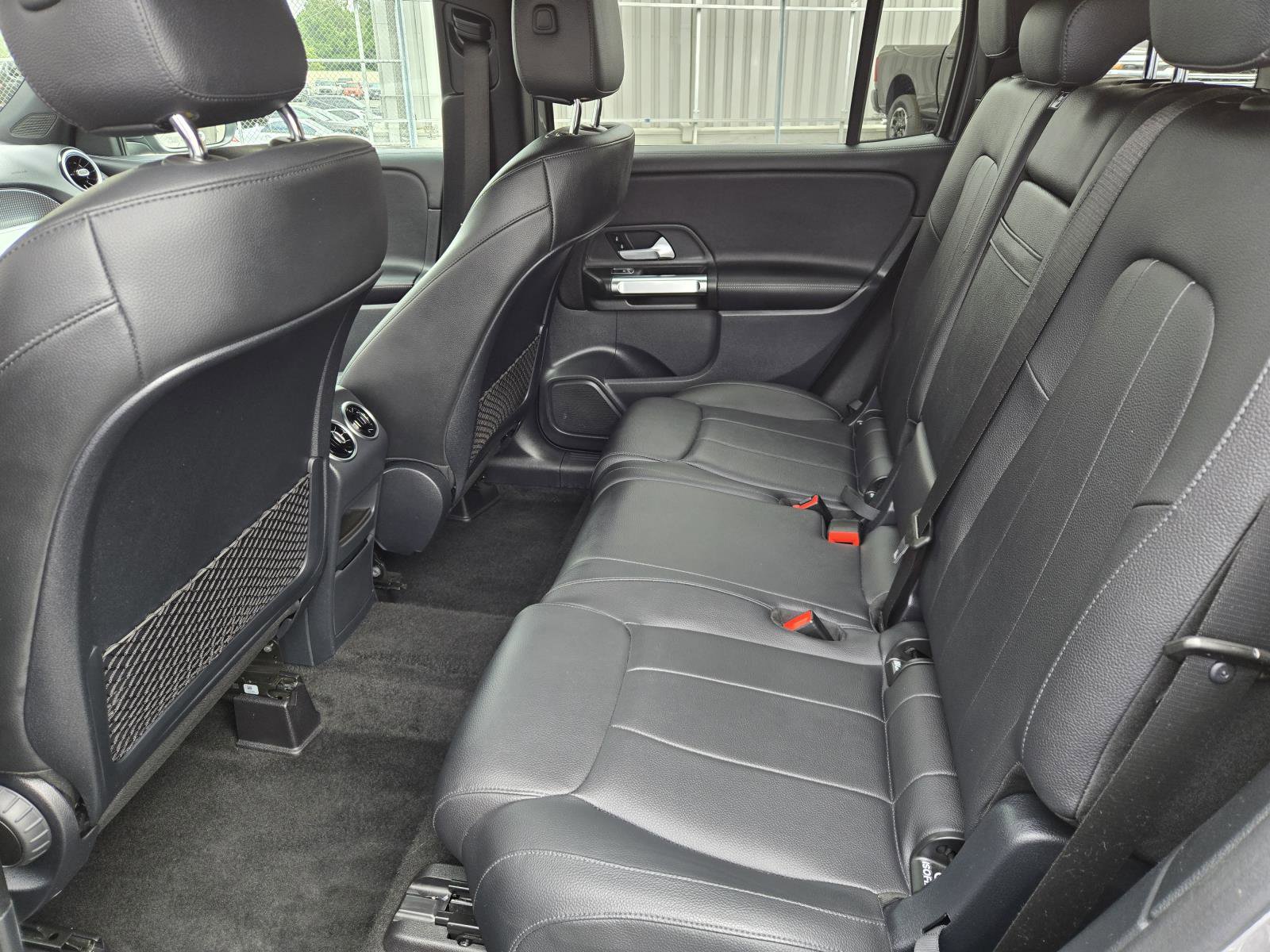 Used 2022 Mercedes-Benz GLB 250 4MATIC w/ Premium Package Lite image 25